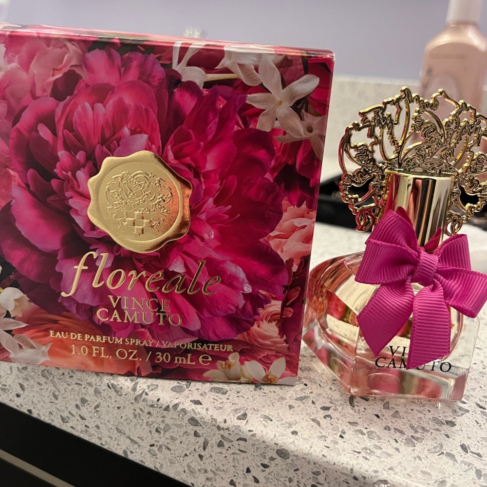 Vince camuto floreale